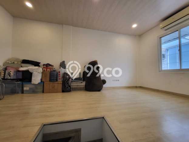 Dijual Rumah Luas Elegan Dengan View Eksklusif di Bintaro, Tangerang Selatan Dijual Rumah Luas Elegan Dengan View Eksklusif di Bintaro, Tangerang Selatan