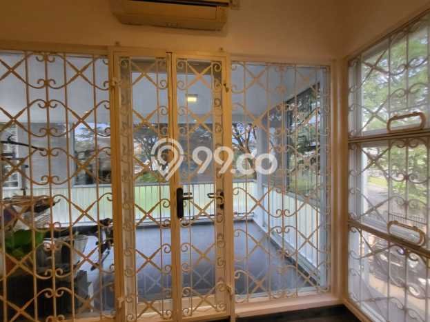 Dijual Rumah Luas Elegan Dengan View Eksklusif di Bintaro, Tangerang Selatan Dijual Rumah Luas Elegan Dengan View Eksklusif di Bintaro, Tangerang Selatan
