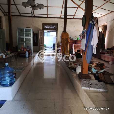 SPECIAL PRICE! Rumah Asri lokasi Laweyan, Luas 1007m2m² LB 700m2m² SPECIAL PRICE! Rumah Asri lokasi Laweyan, Luas 1007m2m² LB 700m2m²
