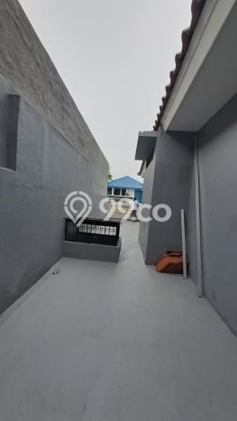 Lokasi terbaik! Rumah siap pakai disewakan di Cakung LB 180m2 Lokasi terbaik! Rumah siap pakai disewakan di Cakung LB 180m2