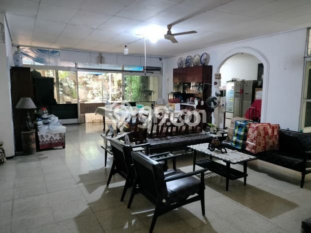 Rumah Mewah LB 300m2 Siap Pakai Desain Elegan di Duri Kepa, Jakarta Barat Rumah Mewah LB 300m2 Siap Pakai Desain Elegan di Duri Kepa, Jakarta Barat