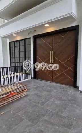 Jual Rumah Luas Megah Dengan View Eksklusif di Tomang, Jakarta Barat Jual Rumah Luas Megah Dengan View Eksklusif di Tomang, Jakarta Barat