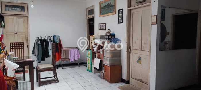 Dijual Hunian Rumah Terawat 5 KT di Jelambar, Jakarta Barat Dijual Hunian Rumah Terawat 5 KT di Jelambar, Jakarta Barat
