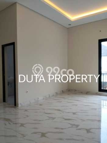 For Sale! Luxury House LT 200m2 Desain Modern di Kota Wisata For Sale! Luxury House LT 200m2 Desain Modern di Kota Wisata