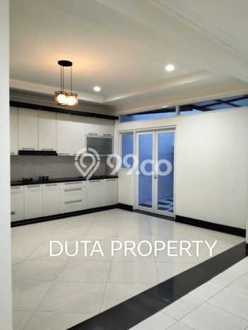 Rumah Sewa Jakarta Timur LT 180m2 LB 250m2 Kawasan Kota Wisata Rumah Sewa Jakarta Timur LT 180m2 LB 250m2 Kawasan Kota Wisata