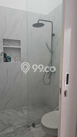 Rumah Modern 5 Kamar LT 198m2 di Legenda Wisata Rumah Modern 5 Kamar LT 198m2 di Legenda Wisata