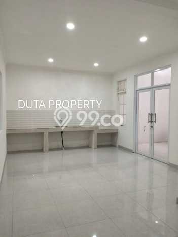 Ready to Use! Premium House LT 180m2 Desain Elegan di Kota Wisata Ready to Use! Premium House LT 180m2 Desain Elegan di Kota Wisata