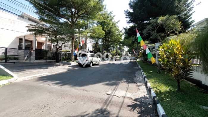 Rumah Elit Modern Siap Huni di Tubagus Ismail Bandung Rumah Elit Modern Siap Huni di Tubagus Ismail Bandung