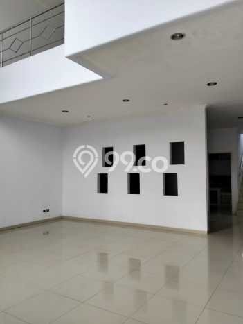 Disewakan! Rumah 3 Kamar Tidur &
2 Kamar Mandi di Kota Wisata, Jakarta Timur Disewakan! Rumah 3 Kamar Tidur &
2 Kamar Mandi di Kota Wisata, Jakarta Timur