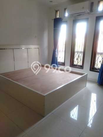 Rumah sewa siap huni 3 KT di Raffles Hills, Jakarta Timur Rumah sewa siap huni 3 KT di Raffles Hills, Jakarta Timur