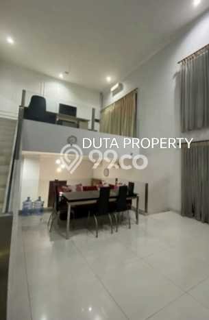 Rumah Elit LB 297m2 Siap Pakai Desain Elegan di Kota Wisata, Jakarta Timur Rumah Elit LB 297m2 Siap Pakai Desain Elegan di Kota Wisata, Jakarta Timur