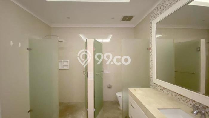 Ready to Use! Luxury House LT 587m2 Desain Elegan di patra kuningan Ready to Use! Luxury House LT 587m2 Desain Elegan di patra kuningan