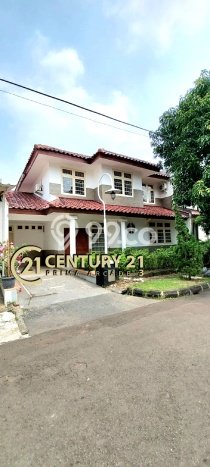 Hunian Elit LB 180m2 Siap Huni Desain Elegan di Bintaro, Tangerang Selatan Hunian Elit LB 180m2 Siap Huni Desain Elegan di Bintaro, Tangerang Selatan