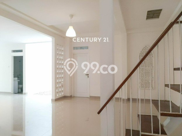 Rumah Strategis Minimalis Lb 200m2 di Ciputat, Tangerang Selatan Rumah Strategis Minimalis Lb 200m2 di Ciputat, Tangerang Selatan