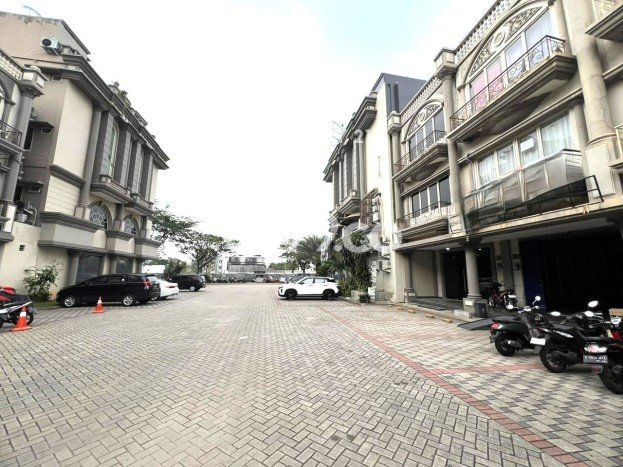 Ruko Dijual di Tangerang LT 75m2 & LB 262m2 Lokasi Terbaik! Ruko Dijual di Tangerang LT 75m2 & LB 262m2 Lokasi Terbaik!