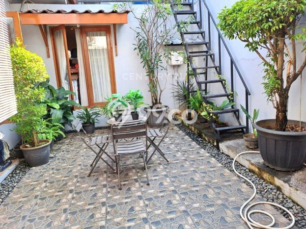 For Sale! Premium House LT 325m2 Desain Modern di Pejaten For Sale! Premium House LT 325m2 Desain Modern di Pejaten