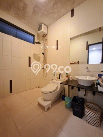 Hunian Elit LB 250m2 Siap Huni Desain Elegan di Bintaro, Tangerang Selatan Hunian Elit LB 250m2 Siap Huni Desain Elegan di Bintaro, Tangerang Selatan
