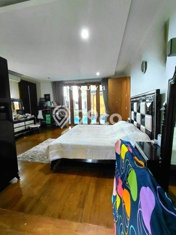 Rumah Elit LB 625m2 Siap Pakai Desain Elegan di Bintaro, Tangerang Selatan Rumah Elit LB 625m2 Siap Pakai Desain Elegan di Bintaro, Tangerang Selatan