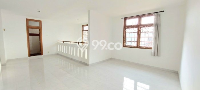 Hunian Elit LB 180m2 Siap Huni Desain Elegan di Bintaro, Tangerang Selatan Hunian Elit LB 180m2 Siap Huni Desain Elegan di Bintaro, Tangerang Selatan