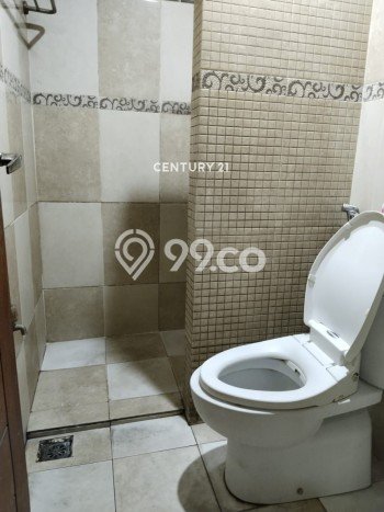 Hunian Mewah LB 200m2 Siap Huni Desain Elegan di Bintaro, Tangerang Selatan Hunian Mewah LB 200m2 Siap Huni Desain Elegan di Bintaro, Tangerang Selatan