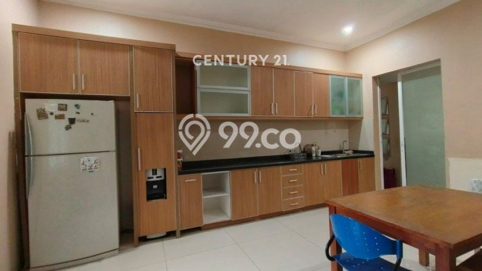 Hunian Mewah LB 500m2 Siap Huni Desain Elegan di Bintaro, Tangerang Selatan Hunian Mewah LB 500m2 Siap Huni Desain Elegan di Bintaro, Tangerang Selatan