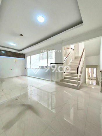 Rumah Mewah LB 200m2 Siap Huni Desain Elegan di Bintaro, Tangerang Selatan Rumah Mewah LB 200m2 Siap Huni Desain Elegan di Bintaro, Tangerang Selatan