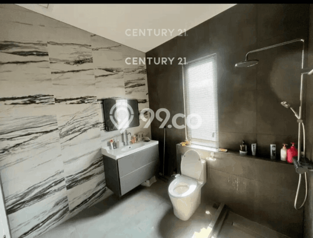 Ready to Use! Luxury House LT 239m2 Desain Elegan di Bintaro Ready to Use! Luxury House LT 239m2 Desain Elegan di Bintaro