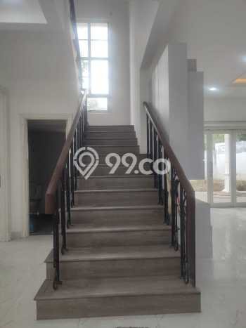 Hunian Mewah Siap Huni LT 356m2 di Karawaci, Tangerang Hunian Mewah Siap Huni LT 356m2 di Karawaci, Tangerang