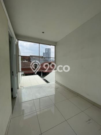 Siap Huni Rumah Mewah 3 Kamar di Tebet Dekat ke Mana Pun Siap Huni Rumah Mewah 3 Kamar di Tebet Dekat ke Mana Pun