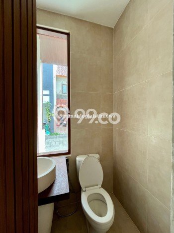 For Sale Hunian Rumah Terawat 4 KT di Seturan, Yogyakarta For Sale Hunian Rumah Terawat 4 KT di Seturan, Yogyakarta