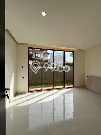 For Sale Hunian Rumah Terawat 4 KT di Seturan, Yogyakarta For Sale Hunian Rumah Terawat 4 KT di Seturan, Yogyakarta