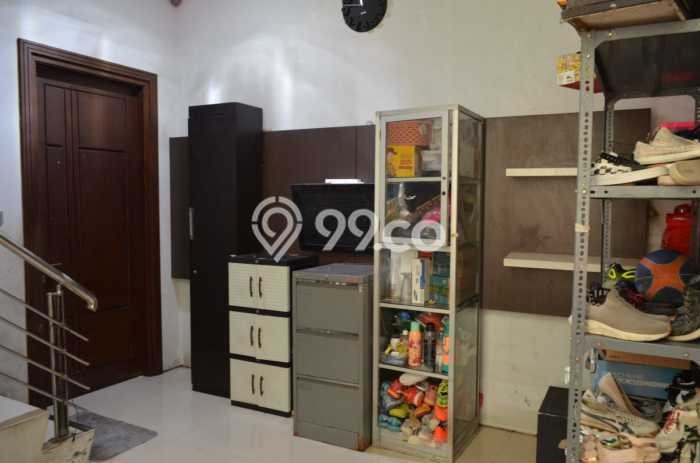 Unit Kost Dijual di Caturtunggal dengan 9 Kamar Kawasan Strategis Unit Kost Dijual di Caturtunggal dengan 9 Kamar Kawasan Strategis