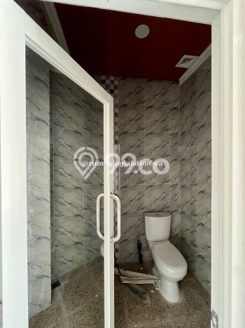 Kost Dijual di Maguwoharjo dengan 15 KT dan Luas 300m2 Kost Dijual di Maguwoharjo dengan 15 KT dan Luas 300m2