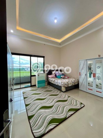 Rumah Mewah LB 420m2 Siap Huni Desain Elegan di Maguwoharjo, Yogyakarta Rumah Mewah LB 420m2 Siap Huni Desain Elegan di Maguwoharjo, Yogyakarta