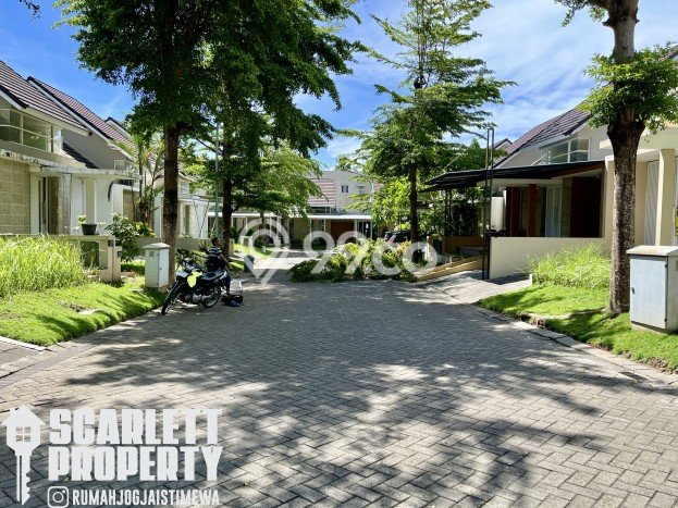 SPECIAL OFFER! Rumah Asri di Gamping, LT 135m2m² Bangunan 98m2m² SPECIAL OFFER! Rumah Asri di Gamping, LT 135m2m² Bangunan 98m2m²