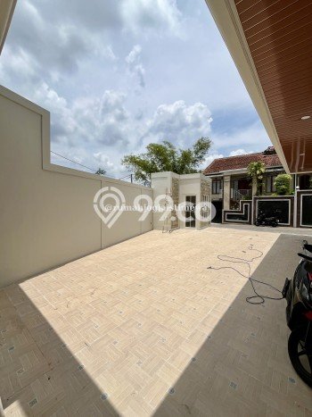 Kost Dijual di Maguwoharjo dengan 15 KT dan Luas 300m2 Kost Dijual di Maguwoharjo dengan 15 KT dan Luas 300m2