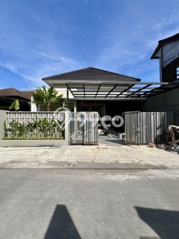 Rumah Luas Asri 4 KT Siap Pakai di Purwomartani Yogyakarta Rumah Luas Asri 4 KT Siap Pakai di Purwomartani Yogyakarta