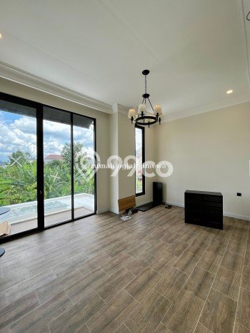 Dijual Rumah Luas Megah Dengan View Eksklusif di Maguwoharjo, Yogyakarta Dijual Rumah Luas Megah Dengan View Eksklusif di Maguwoharjo, Yogyakarta