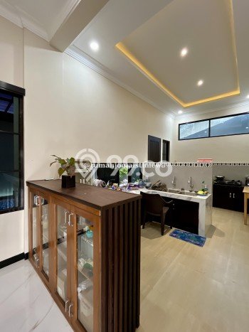 Rumah Mewah LB 420m2 Siap Huni Desain Elegan di Maguwoharjo, Yogyakarta Rumah Mewah LB 420m2 Siap Huni Desain Elegan di Maguwoharjo, Yogyakarta