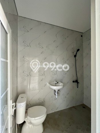 Rumah Lokasi Strategis area , Yogyakarta, Luas 85m2m² Bangunan 85m2m² Rumah Lokasi Strategis area , Yogyakarta, Luas 85m2m² Bangunan 85m2m²