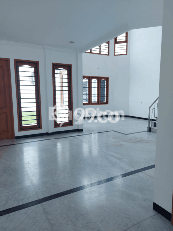 Disewakan! Rumah 4 Kamar Tidur &
3 Kamar Mandi di Darmo Permai, Surabaya Disewakan! Rumah 4 Kamar Tidur &
3 Kamar Mandi di Darmo Permai, Surabaya