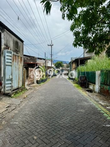 Hunian Elit LB 338m2 Siap Huni Desain Elegan di Surabaya Kota, Surabaya Hunian Elit LB 338m2 Siap Huni Desain Elegan di Surabaya Kota, Surabaya