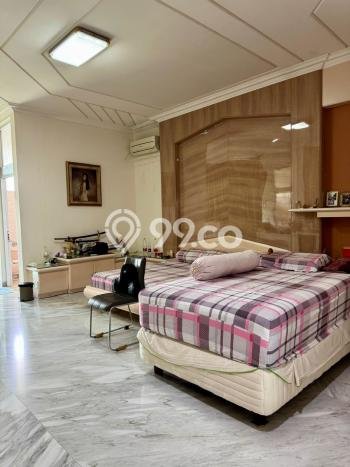 Rumah Elit LB 1000m2 Siap Huni Desain Elegan di Surabaya Kota, Surabaya Rumah Elit LB 1000m2 Siap Huni Desain Elegan di Surabaya Kota, Surabaya