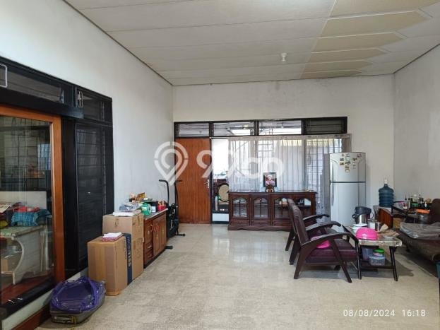 Rumah Luxury Modern Tanpa Renovasi di Manyar Surabaya Rumah Luxury Modern Tanpa Renovasi di Manyar Surabaya