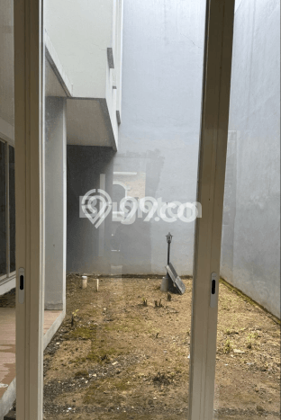 Rumah Kualitas Premium LT 200m2m² Akses Dekat di Kawasan Prospektif Wiyung, Surabaya Rumah Kualitas Premium LT 200m2m² Akses Dekat di Kawasan Prospektif Wiyung, Surabaya