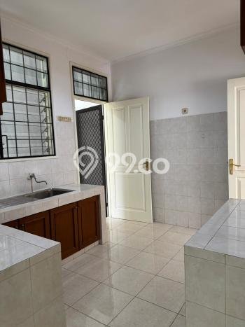 Rumah di Citraland, Siap Huni, 4 KM, Akses Citraland, Surabaya, Surabaya, LT 300m2m² Bangunan 302m2m² Rumah di Citraland, Siap Huni, 4 KM, Akses Citraland, Surabaya, Surabaya, LT 300m2m² Bangunan 302m2m²