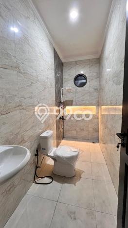 Hunian Mewah Dijual LT 200m2 di Serpong, Tangerang Selatan Hunian Mewah Dijual LT 200m2 di Serpong, Tangerang Selatan