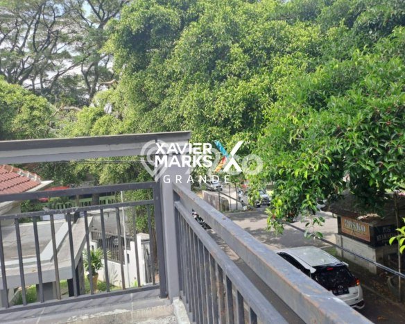 For Sale! Luxury House LT 300m2 Desain Elegan di Soekarno Hatta For Sale! Luxury House LT 300m2 Desain Elegan di Soekarno Hatta
