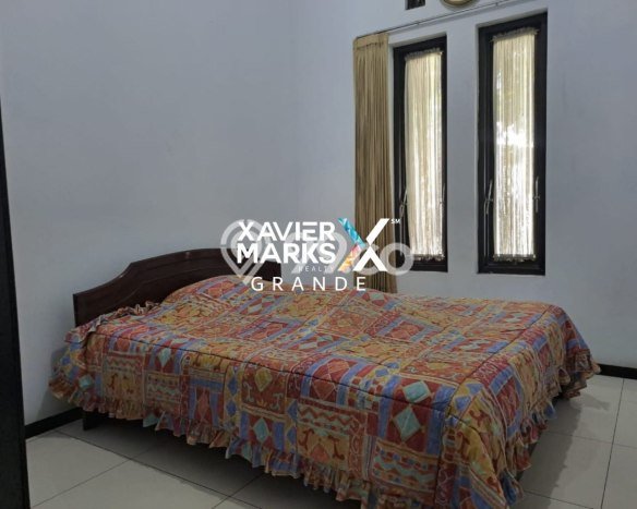For Sale! Luxury House LT 300m2 Desain Elegan di Soekarno Hatta For Sale! Luxury House LT 300m2 Desain Elegan di Soekarno Hatta
