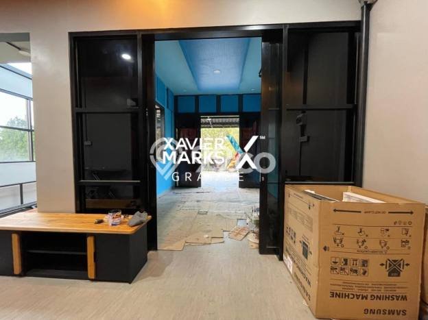 Unit Komersial Dijual di Pandaan Pasuruan Luas Tanah 140m2, Luas Bangunan 588m2 Unit Komersial Dijual di Pandaan Pasuruan Luas Tanah 140m2, Luas Bangunan 588m2